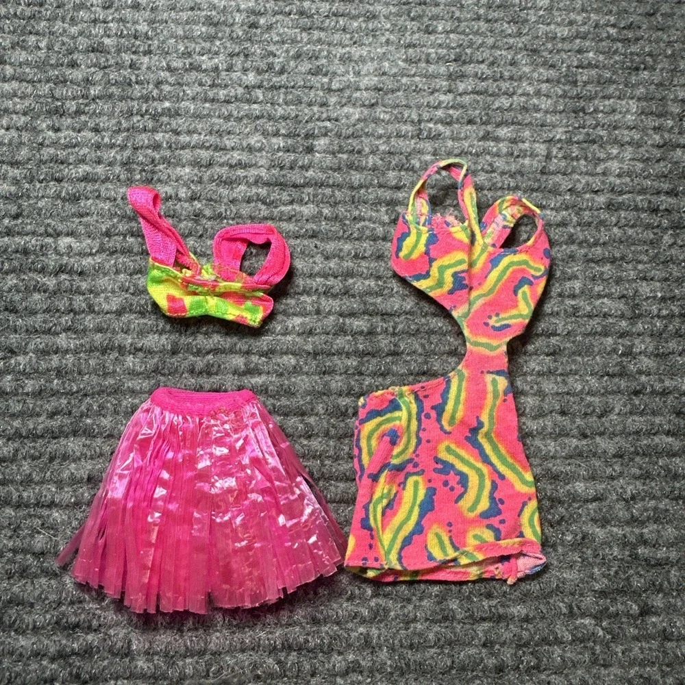 Vintage Mattel 1990 Barbie Hawaiian Fun Dress Top And‎ Skirt. Multi-color .